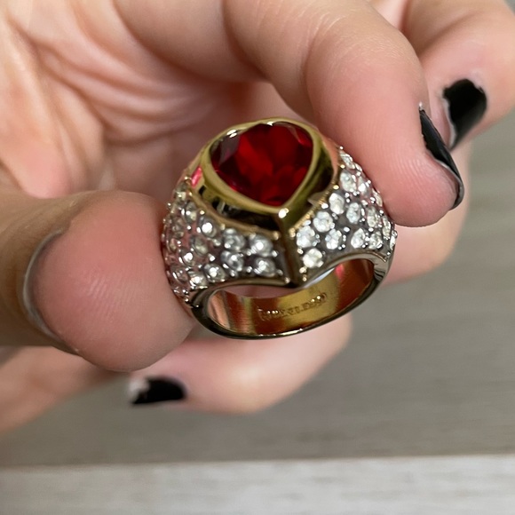 • Gold Plated Heart Ring • - Picture 6 of 14